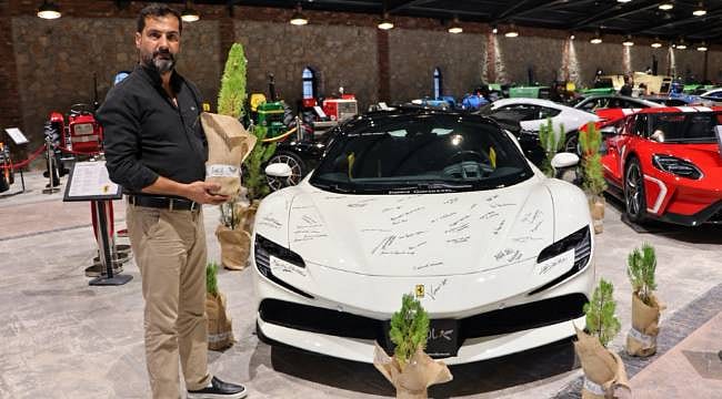 80 milyonluk Ferrari'ye atılan her imza ormana dönüşüyor: 10 bin hedefine ulaşıldı