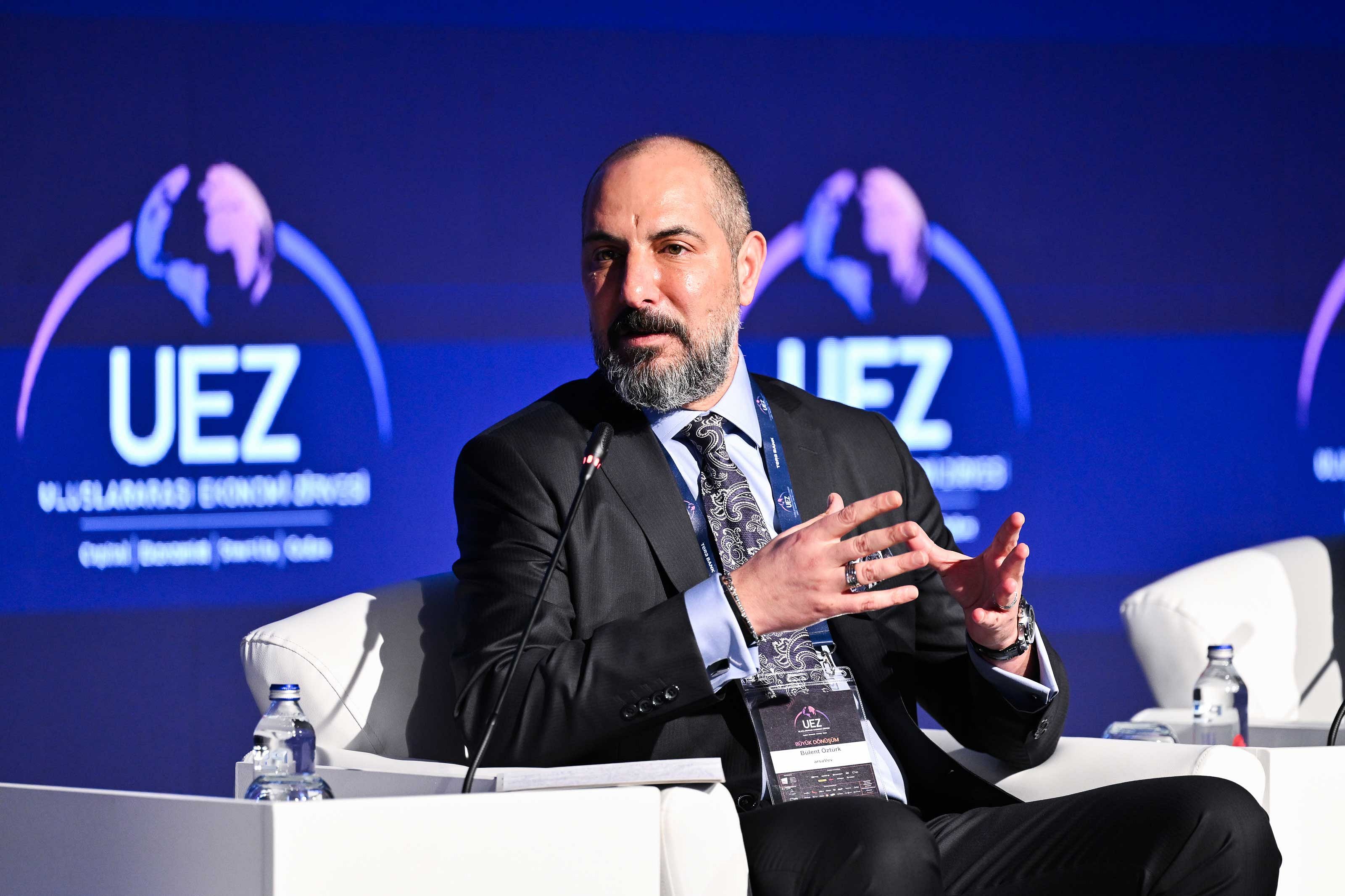 UEZ 2026'nın kapanış oturumda kritik başlık: Geleceğin liderlik modeli nasıl olacak?-4