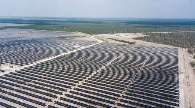 Google, dev güneş santralinin tüm elektriğini satın alacak