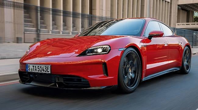 Porsche'den radikal hamle: Satış krizini yapay zeka ve sanal vitesle çözüyorlar