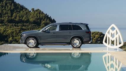 Mercedes'in en lüks SUV'u yenilendi: İşte yeni Maybach GLS680