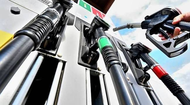 Akaryakıtta peş peşe indirim: Motorinde tabelalar bir kez daha değişecek