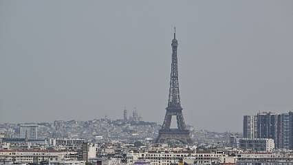 Paris’te sıcaklar hayatı durdurdu: Eyfel Kulesi erken kapatıldı