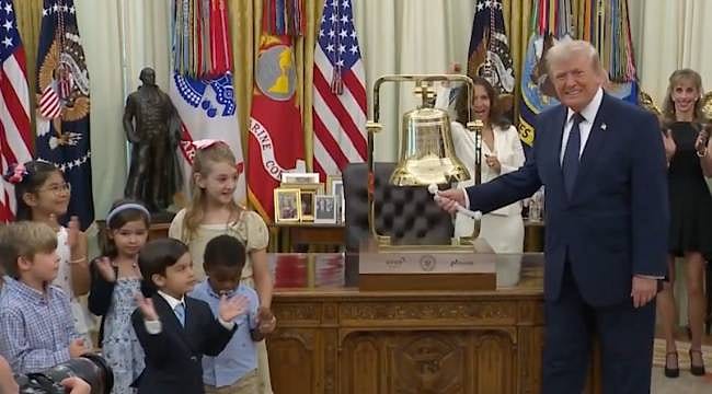 ‘Trump Hesapları’ resmen başladı: NYSE ve Nasdaq'ın zili ilk kez Beyaz Saray'dan çalındı