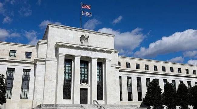 Fed Para Politikası Raporu: Yüksek belirsizliğe rağmen büyüme sürüyor
