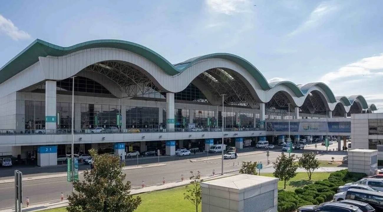 Yaz tatili rekor getirdi: Sabiha Gökçen tarihinin en yüksek yolcu sayısına ulaştı