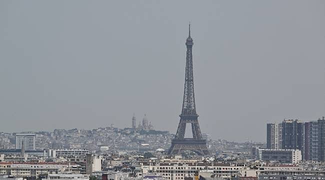 Paris’te sıcaklar hayatı durdurdu: Eyfel Kulesi erken kapatıldı