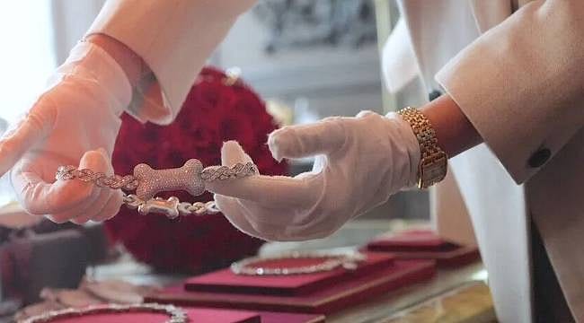 Fransa'da bir müze daha soyuldu: 4,5 milyon euroluk mücevherler çalındı