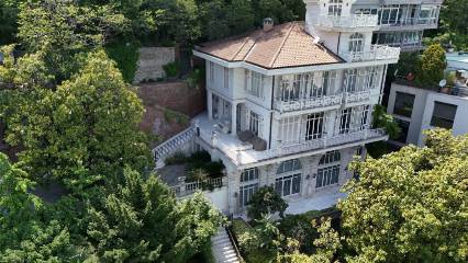 KAP'a bildirdi: Boğaz'daki Beyaz Köşk satıldı