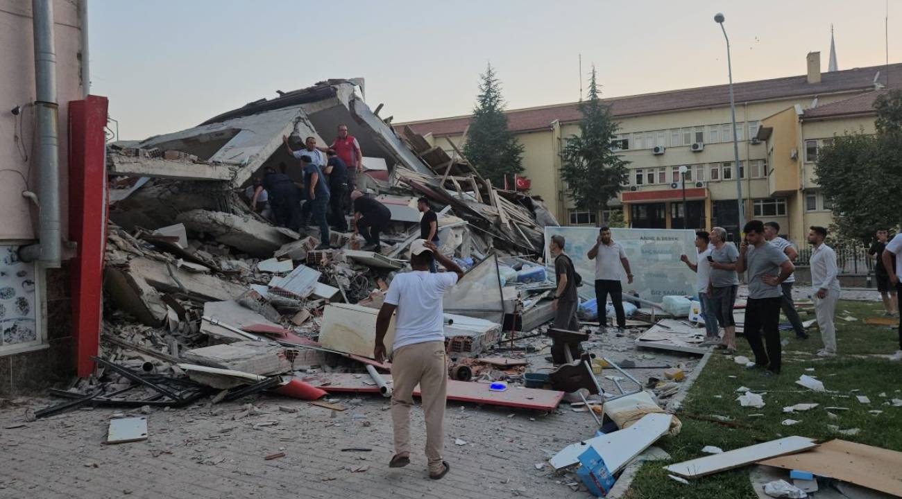 Balıkesir'de 6.1 büyüklüğünde deprem... Son durum ne?