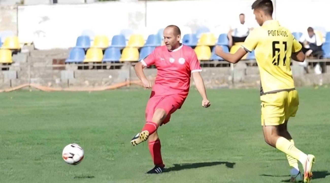 45 yaşında futbola başlayan 10 numara