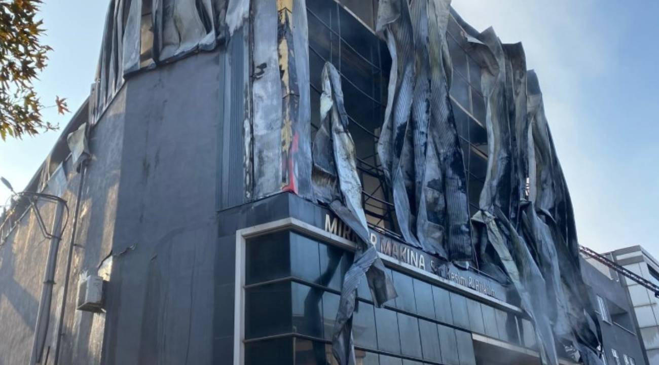 Kocaeli'de parfüm imalathanesinde yangın faciası!