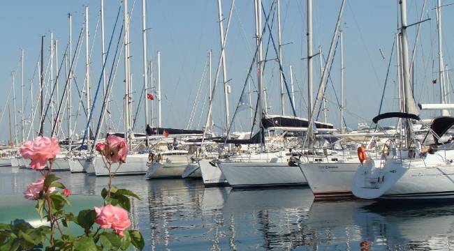 İSTANBUL'DAKİ MAVİ BAYRAKLI MARİNALAR