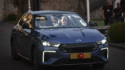 Cumhurbaşkanı Erdoğan Togg T10F koltuğunda