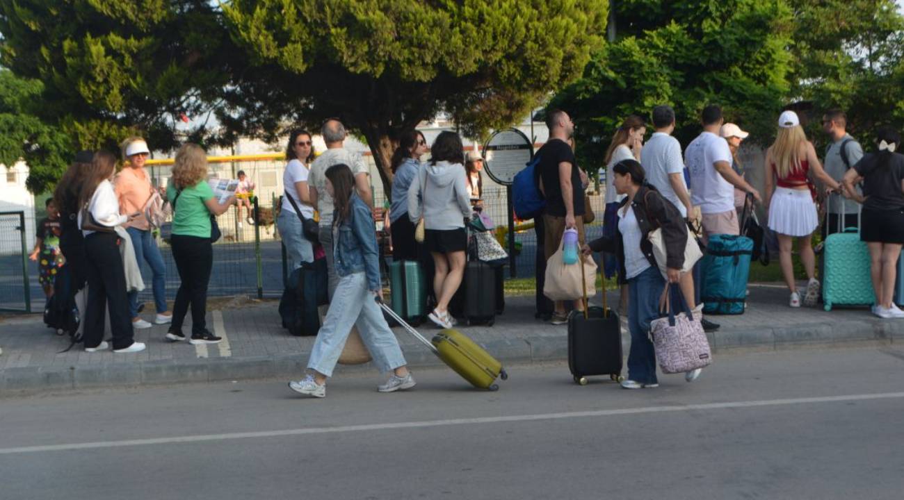 Ayvalık'tan feribotla geçiliyor: 'Biraz düşüş gözlemledik'