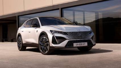  Peugeot bu hafta tanıttı: Yeni E-408