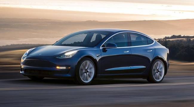 Tesla, ABD'de yaklaşık 700 bin aracını geri çağırıyor