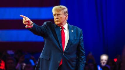 Trump, bir ülkenin NATO'dan atılmasını önerdi
