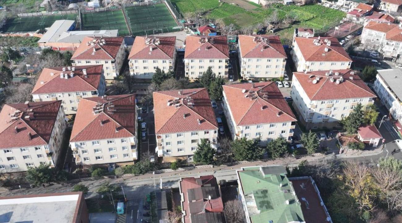 İstanbul'da 33 yıllık sitenin yıkımı başladı