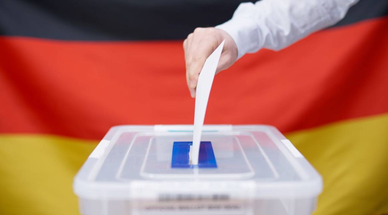 Muhafazakarlar zafer, sosyal demokratlar yenilgiyi ilan etti