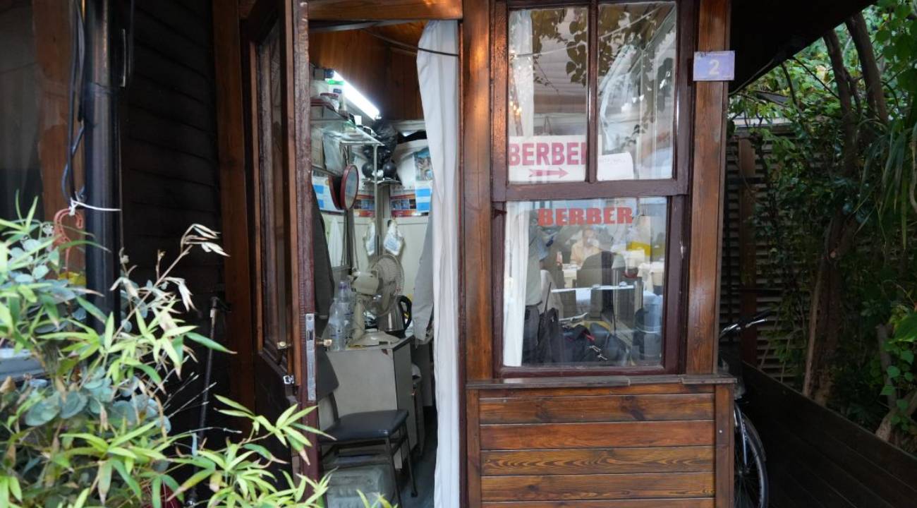 Tek koltuklu dükkanda 45 yıl