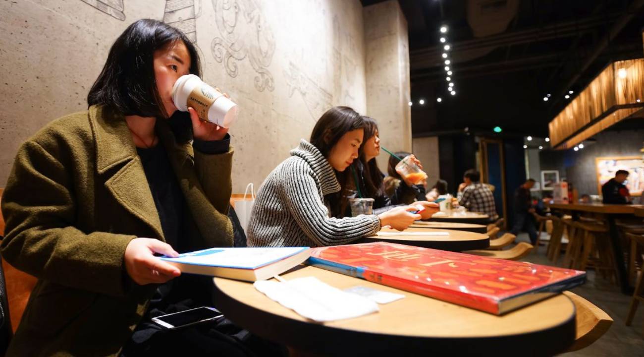 Her 15 saatte bir ünlü kahve mağazasının açıldığı ülkede işler değişti