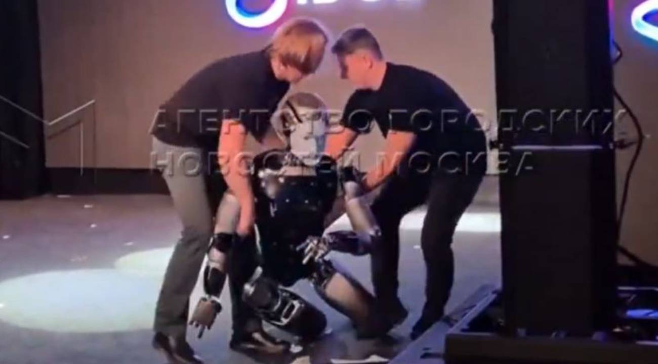 Rusya'da insansı robot ortalığı karıştırdı: CEO'ya ağır sözler