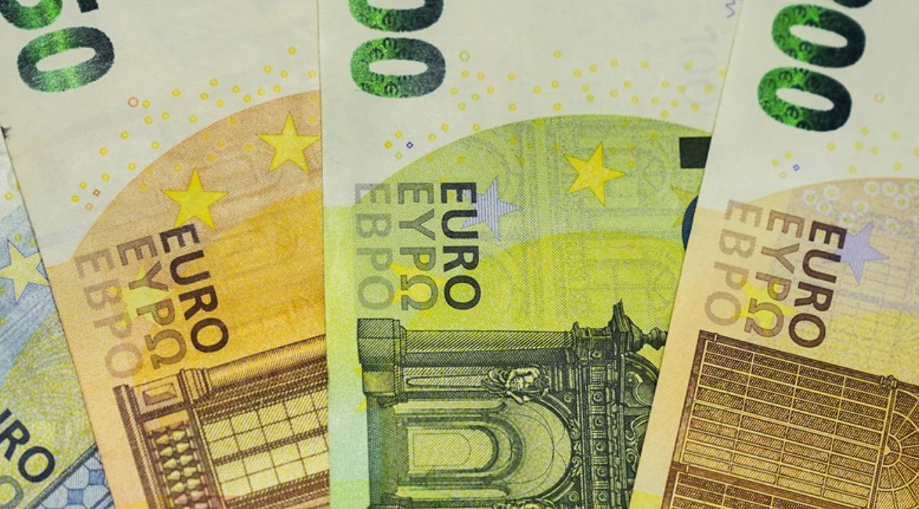 Bir ülke daha euroya geçmeye hazırlanıyor: 2026 başı için ihtimal arttı