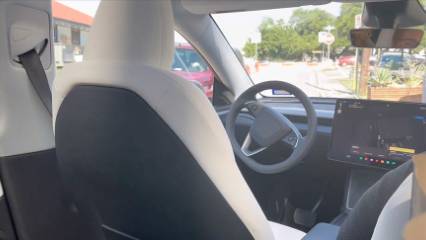 Sürücüsüz taksiler yola çıktı, Elon Musk ücreti açıkladı