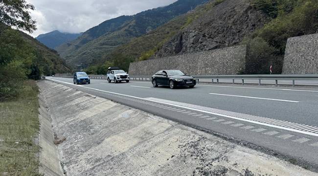 "Sürücü saatte 100 kilometre sabit hızla seyrettiğinde sesler melodiye dönüşüyor"