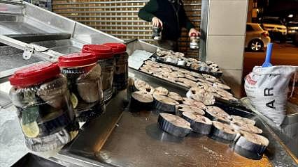 Karadeniz'de avlanıyor, kavanozu 1100 liradan satılıyor