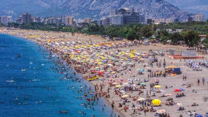 'Antalya son yılların en hareketli bayram tatilini geçirdi'