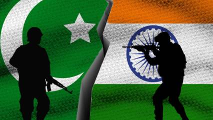 Pakistan ve Hindistan arasında ne oluyor? Saat verdi