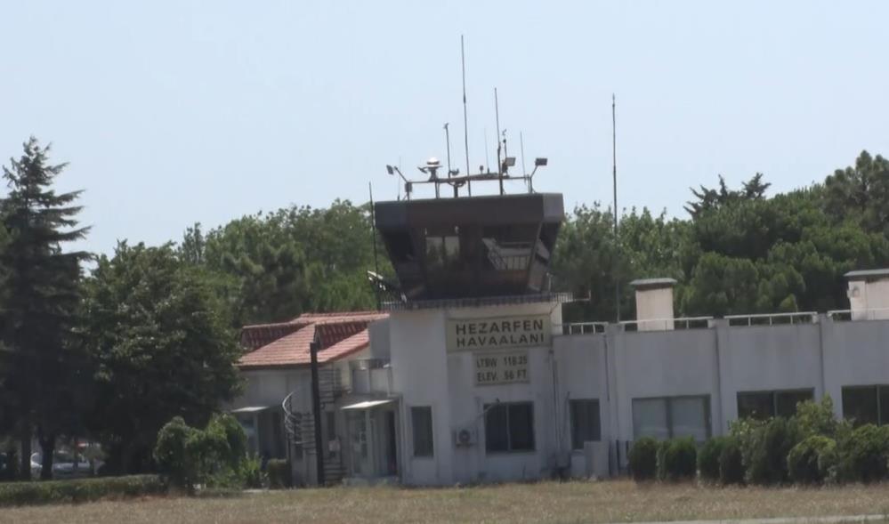 Arıza yapan uçak Hezarfen Havalimanı'na iniş yaptı-1