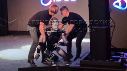 Rusya'da insansı robot ortalığı karıştırdı: CEO'ya ağır sözler