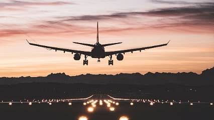 Uçak 3 saat rötar yaparsa tazminat ödenecek