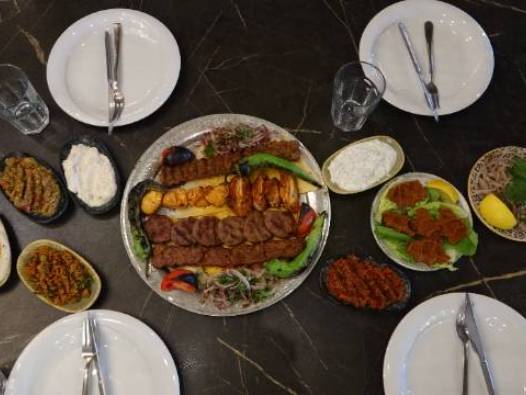 Trabzonlu restoran sahibinin fiyat düşürme stratejisi