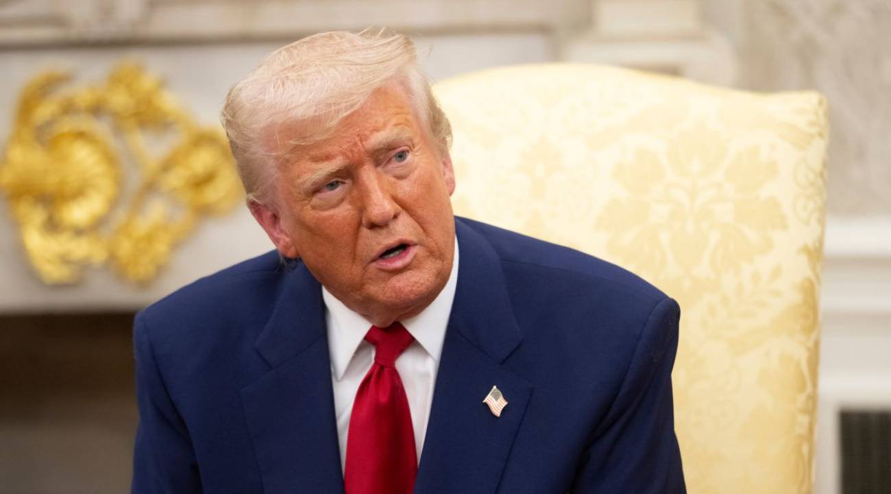 Trump el yükseltti: Çok geç. Derhal istifa etmeli
