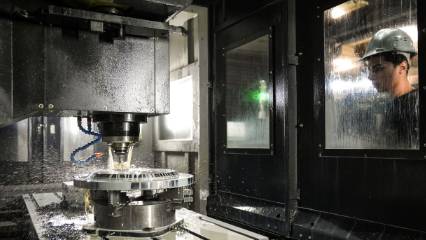 Çıraklıktan başladı, şimdi 4 fabrikası var