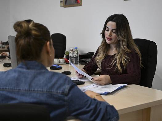 Başvurular pazartesi başlıyor: Telefonlar 2'ye katlandı