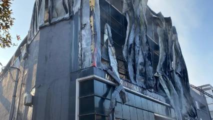 Kocaeli'de parfüm imalathanesinde yangın faciası!