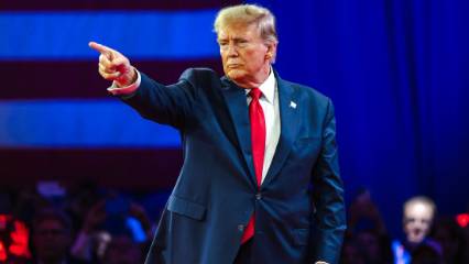 Trump, 12 ülkeden ABD'ye seyahati yasakladı