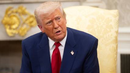 Trump el yükseltti: Çok geç. Derhal istifa etmeli