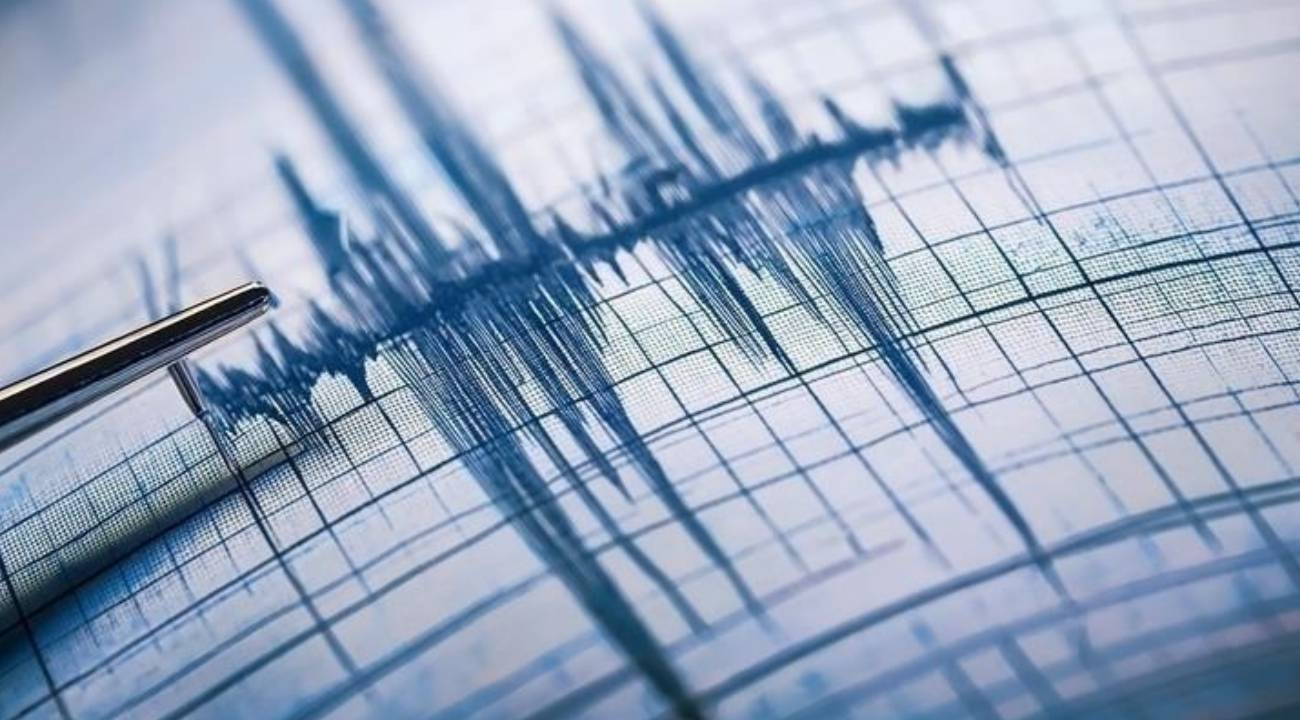Ege Denizi'nde 4,6 ve 5,1 büyüklüğünde deprem