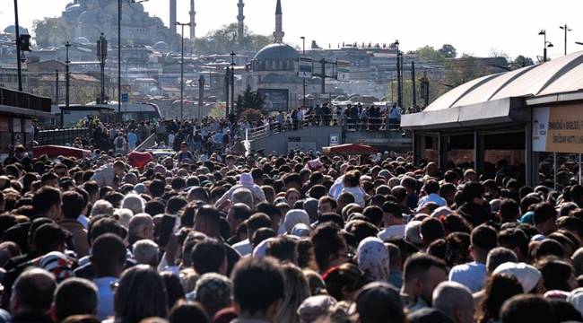 Türkiye nüfusu 55 milyonun altına düşebilir mi? Bir senaryo evet diyor