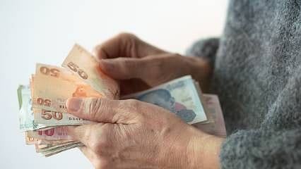 Emekliler en düşük aylığın asgari ücret seviyesine yükseltilmesini istiyor 