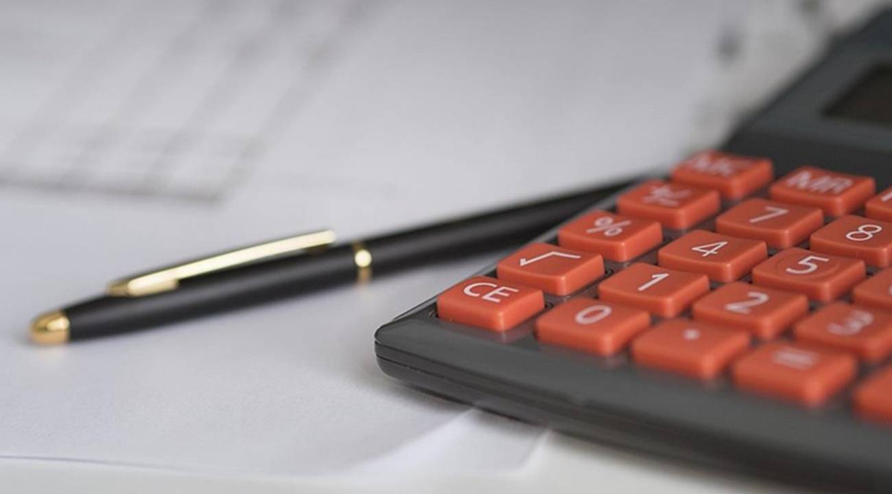 Güven endeksi hizmet sektöründe azaldı, perakende ticaret ve inşaatta arttı