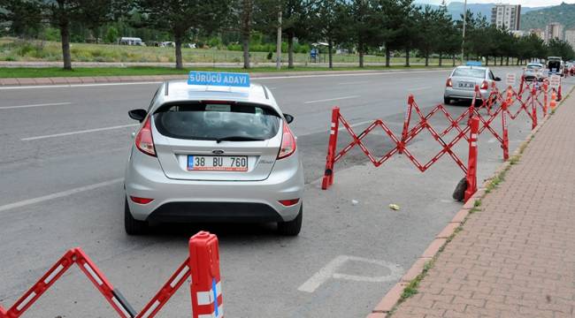 Ehliyet alacaklar dikkat! Direksiyon sınavında önemli değişikler gündemde 