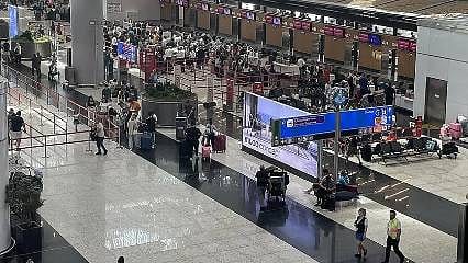 Gelir İdaresi'nden yurt dışına çıkış harcı uyarısı 