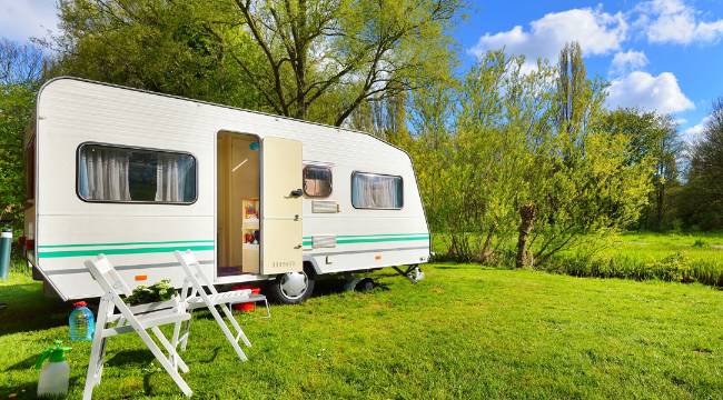 Bayram tatili ve yaz sezonu öncesi çadır ve karavanlara talep arttı